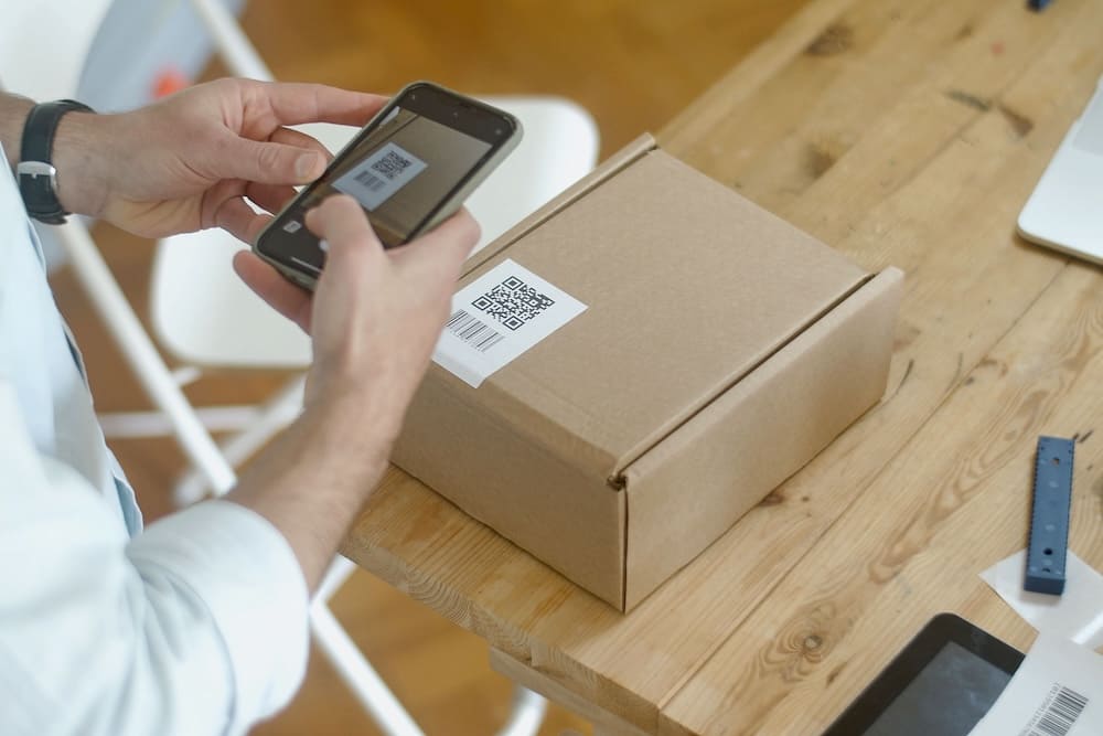 Scansione con QRCode - foto di Kampus da pexels